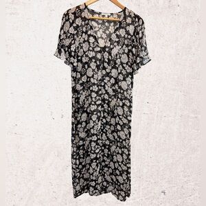 bundle 3 or more Black Swan Black and White Sheath Dress with Flutter Sleeves